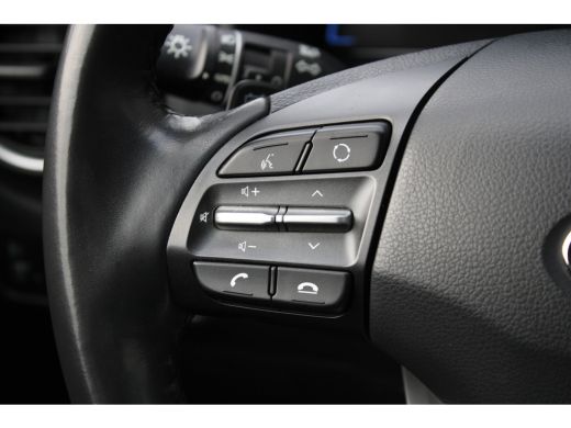 Hyundai Kona EV Fashion 64 kWh | Achteruitrijcamera | Head-up display | Keyless entry ActivLease financial lease