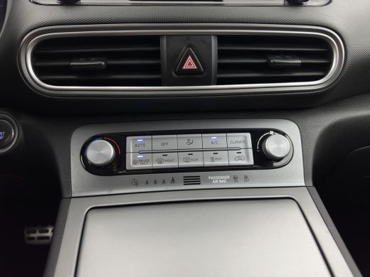 Hyundai Kona EV Fashion 64 kWh (3-Fase) {SOH-100%} (INCL-BTW)  Aut * HEATPUMP | NAVI-FULLMAP | LEATHER-FABRIC ... ActivLease financial lease