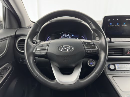 Hyundai Kona EV Fashion 64 kWh (3-Fase) {SOH-100%} (INCL-BTW)  Aut * HEATPUMP | NAVI-FULLMAP | LEATHER-FABRIC ... ActivLease financial lease