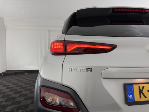 Hyundai Kona EV Fashion 64 kWh (3-Fase) {SOH-100%} (INCL-BTW)  Aut * HEATPUMP | NAVI-FULLMAP | LEATHER-FABRIC ... ActivLease financial lease