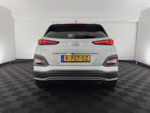 Hyundai Kona EV Fashion 64 kWh (3-Fase) {SOH-100%} (INCL-BTW)  Aut * HEATPUMP | NAVI-FULLMAP | LEATHER-FABRIC ... ActivLease financial lease