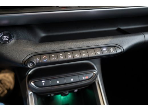 Jeep Avenger 1.2 e-Hybrid Summit | Navigatie | Elektrische Achterklep | Camera | Parkeersensoren | Climate Con... ActivLease financial lease