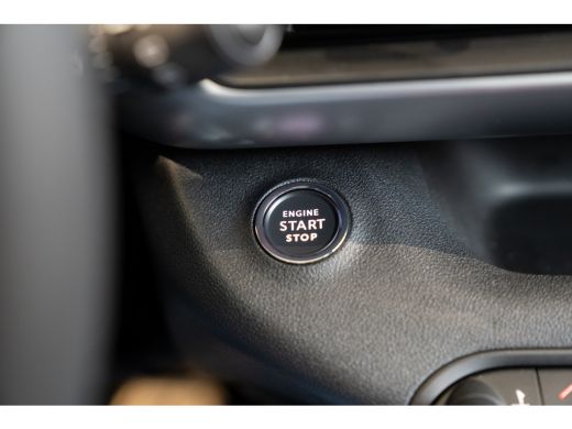 Jeep Avenger 1.2 e-Hybrid Summit | Navigatie | Elektrische Achterklep | Camera | Parkeersensoren | Climate Con... ActivLease financial lease