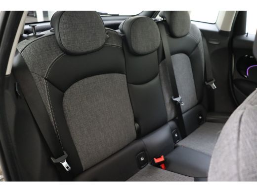 Mini One One Classic / Sportstoelen / LED / Head-Up / Navigatie / Airconditioning / Cruise Control ActivLease financial lease