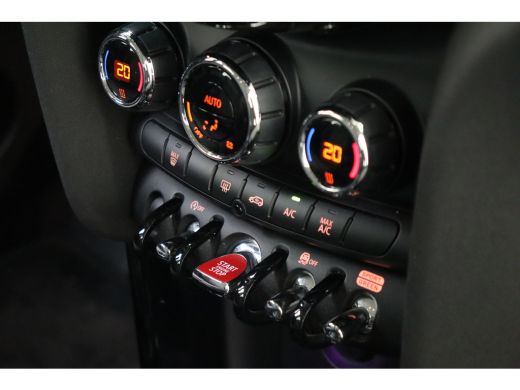 Mini One One Classic / Sportstoelen / LED / Head-Up / Navigatie / Airconditioning / Cruise Control ActivLease financial lease