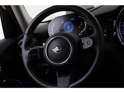 Mini One One Classic / Sportstoelen / LED / Head-Up / Navigatie / Airconditioning / Cruise Control ActivLease financial lease