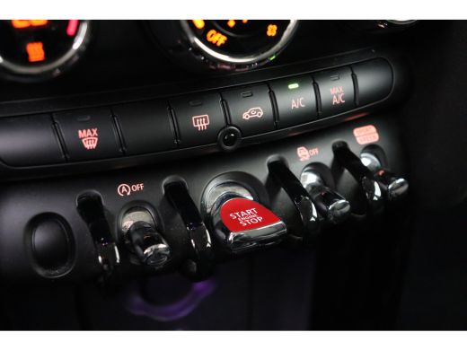 Mini One One Classic / Sportstoelen / LED / Head-Up / Navigatie / Airconditioning / Cruise Control ActivLease financial lease