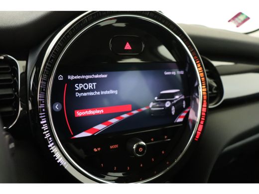 Mini One One Classic / Sportstoelen / LED / Head-Up / Navigatie / Airconditioning / Cruise Control ActivLease financial lease