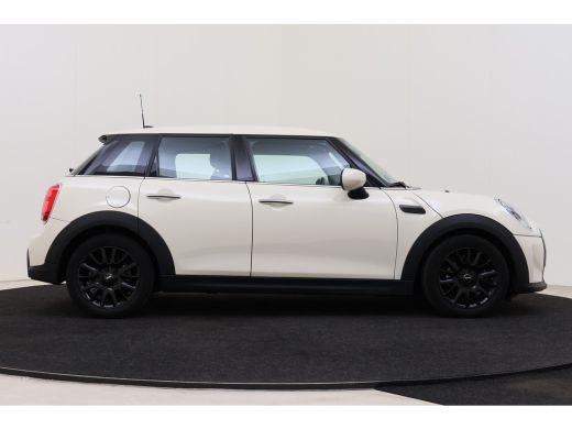 Mini One One Classic / Sportstoelen / LED / Head-Up / Navigatie / Airconditioning / Cruise Control ActivLease financial lease