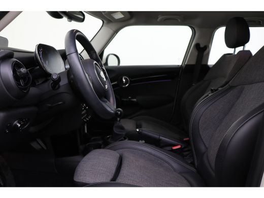 Mini One One Classic / Sportstoelen / LED / Head-Up / Navigatie / Airconditioning / Cruise Control ActivLease financial lease