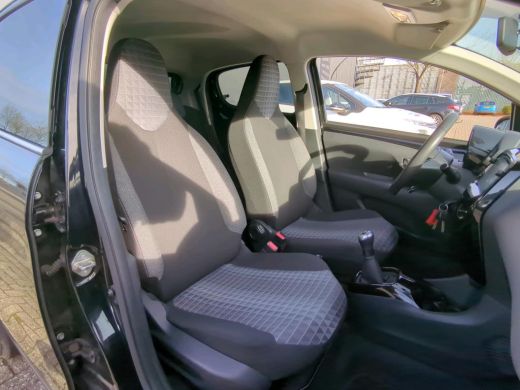 Peugeot 108 1.0 e-VTi Allure | Navi by app | Climate control | Camera | LED | Mistlampen | Lichtmetaal | ActivLease financial lease