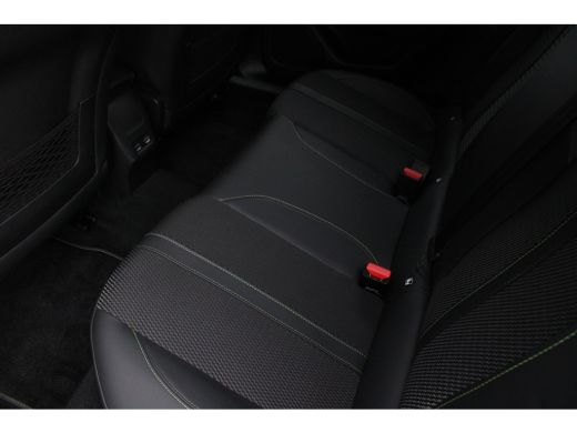 Peugeot 2008 1.2 Hybrid 136 GT | Automaat | Navigatie | Camera | Mild Hybrid | Adaptieve cruise control | Nieu... ActivLease financial lease