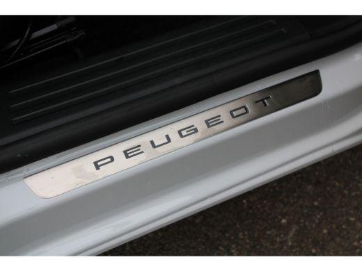 Peugeot 2008 1.2 Hybrid 136 GT | Automaat | Navigatie | Camera | Mild Hybrid | Adaptieve cruise control | Nieu... ActivLease financial lease