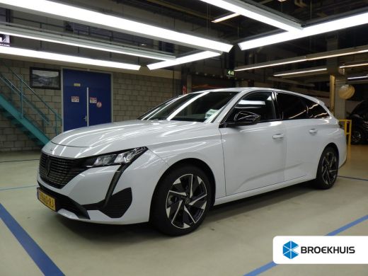 Peugeot 308 SW 1.2 PureTech Allure | Automaat | Navigatie | Camera | Trekhaak | All season | 1.400kg Trekgewi...