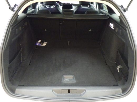 Peugeot 308 SW 1.2 PureTech Allure | Automaat | Navigatie | Camera | Trekhaak | All season | 1.400kg Trekgewi... ActivLease financial lease