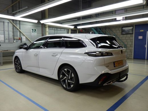 Peugeot 308 SW 1.2 PureTech Allure | Automaat | Navigatie | Camera | Trekhaak | All season | 1.400kg Trekgewi... ActivLease financial lease