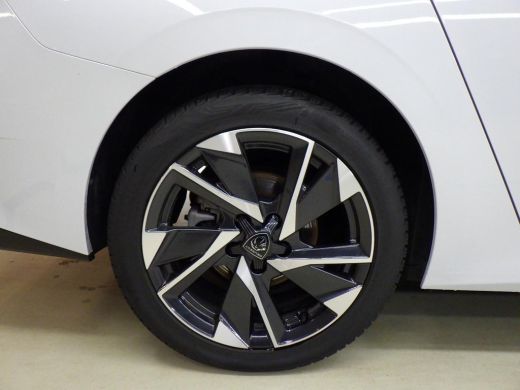 Peugeot 308 SW 1.2 PureTech Allure | Automaat | Navigatie | Camera | Trekhaak | All season | 1.400kg Trekgewi... ActivLease financial lease