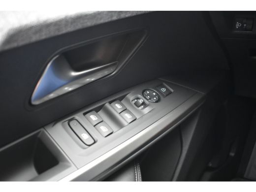 Peugeot 5008 1.6 Plug-in Hybrid 195 Allure 7p. DEMO-DEAL! | 360 Camera | Seat Pack | Drive Assist Pack | Panor... ActivLease financial lease