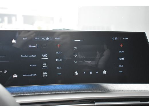 Peugeot 5008 1.6 Plug-in Hybrid 195 Allure 7p. DEMO-DEAL! | 360 Camera | Seat Pack | Drive Assist Pack | Panor... ActivLease financial lease