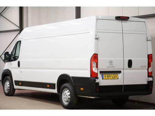 Peugeot Boxer 435 2.2 BlueHDi 140 L4H2 ActivLease financial lease