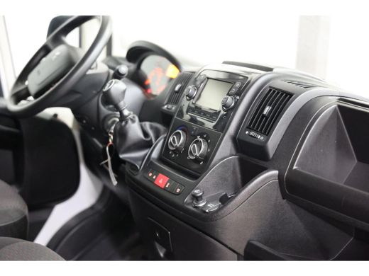 Peugeot Boxer 435 2.2 BlueHDi 140 L4H2 ActivLease financial lease