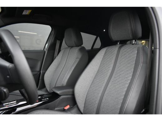 Peugeot e-2008 EV Allure Avantage 54 kWh 8 Jaar Garantie! | Navigatie | Keyless-Entry | Cruise Control | Full-LE... ActivLease financial lease