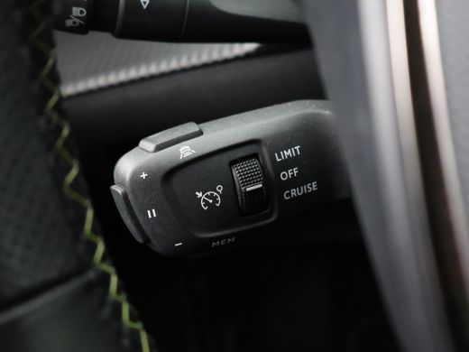 Peugeot e-2008 EV GT 50 kWh 3-FASE + ADAPTIVE CRUISE | STOELVERW. | 18 INCH | LED | APPLE CARPLAY | CAMERA ActivLease financial lease
