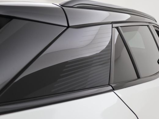 Peugeot e-2008 EV GT 50 kWh 3-FASE + ADAPTIVE CRUISE | STOELVERW. | 18 INCH | LED | APPLE CARPLAY | CAMERA ActivLease financial lease