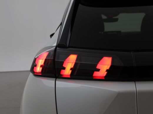 Peugeot e-2008 EV GT 50 kWh 3-FASE + ADAPTIVE CRUISE | STOELVERW. | 18 INCH | LED | APPLE CARPLAY | CAMERA ActivLease financial lease