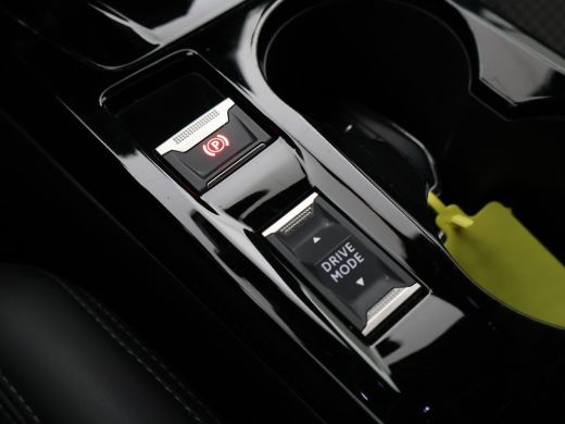 Peugeot e-2008 EV GT 50 kWh 3-FASE + ADAPTIVE CRUISE | STOELVERW. | 18 INCH | LED | APPLE CARPLAY | CAMERA ActivLease financial lease