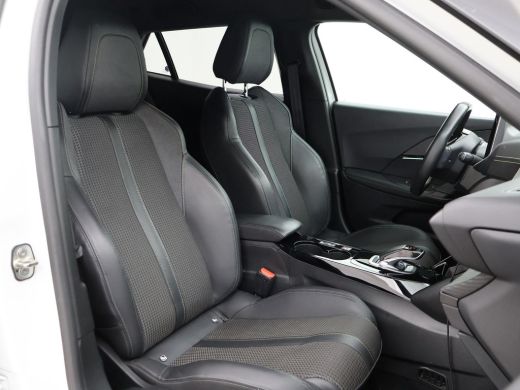 Peugeot e-2008 EV GT 50 kWh 3-FASE + ADAPTIVE CRUISE | STOELVERW. | 18 INCH | LED | APPLE CARPLAY | CAMERA ActivLease financial lease