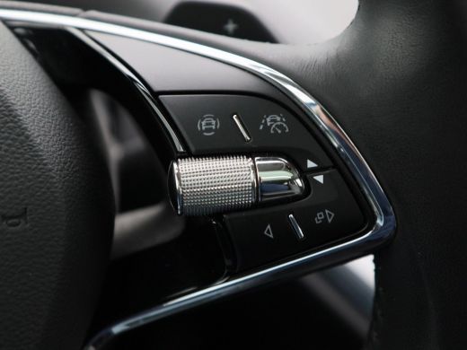 Skoda Enyaq iV 60 | Panoramadak | Adaptive Cruise | Stoelverwarming | 360 Camera | CarPlay | Navigatie | 54.980 ... ActivLease financial lease