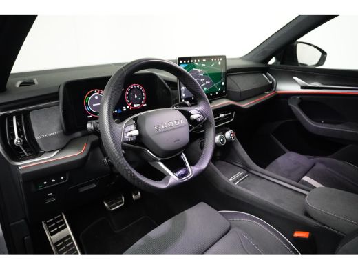 Skoda Kodiaq Sportline PHEV | Achter uitrijcamera | Elektrisch bedienbare achterklep | Verwarmd stuurwiel | St... ActivLease financial lease