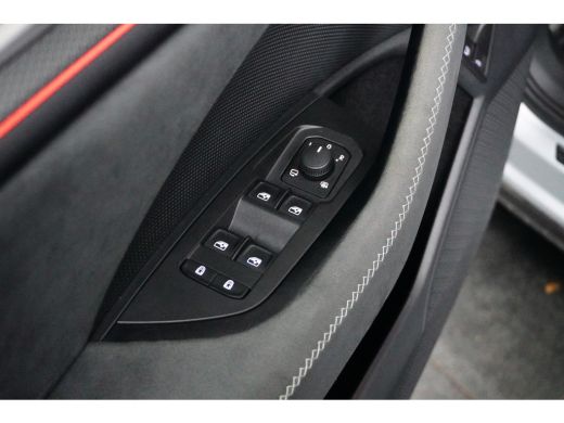 Skoda Kodiaq Sportline PHEV | Achter uitrijcamera | Elektrisch bedienbare achterklep | Verwarmd stuurwiel | St... ActivLease financial lease