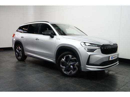 Skoda Kodiaq Sportline PHEV | Achter uitrijcamera | Elektrisch bedienbare achterklep | Verwarmd stuurwiel | St... ActivLease financial lease