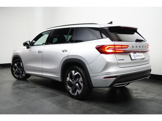 Skoda Kodiaq Sportline PHEV | Achter uitrijcamera | Elektrisch bedienbare achterklep | Verwarmd stuurwiel | St... ActivLease financial lease