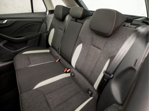 Skoda Scala 1.0 TSI Sport Automaat (PANORAMADAK, VIRTUAL COCKPIT, APPLE CARPLAY, GROOT NAVI, CLIMATE, STOELVE... ActivLease financial lease