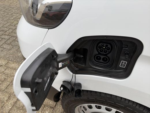 Toyota ProAce Extra Range Navigator 75 kWh ActivLease financial lease