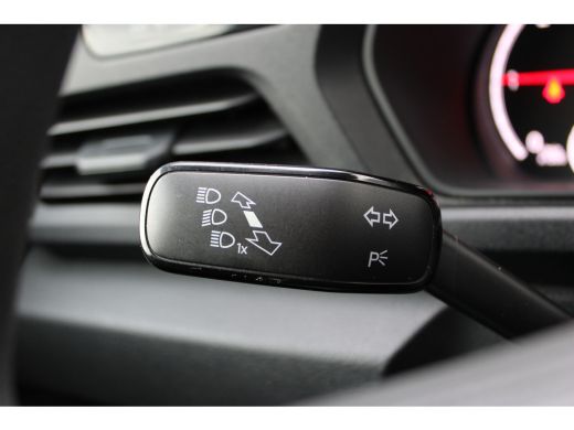 Volkswagen Caddy 2.0 TDI Economy Business 75pk | Trekhaak | Achteruitrijcamer | Airco | Apple Carplay | Betonplex ... ActivLease financial lease