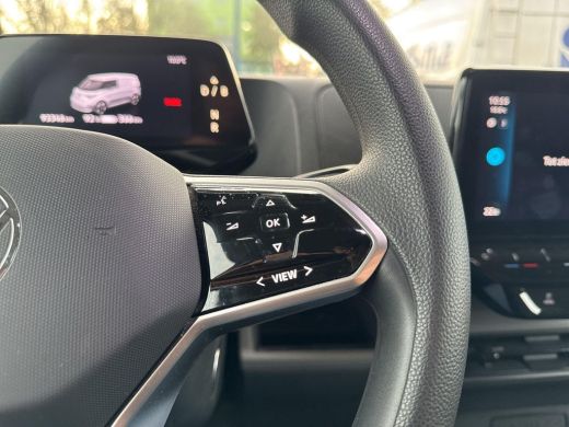 Volkswagen ID. Buzz Cargo Cargo 77 kWh | Trekhaak | Camera | PDC | Betimmering | SOH 95% | ActivLease financial lease