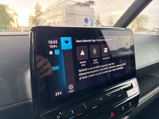 Volkswagen ID. Buzz Cargo Cargo 77 kWh | Trekhaak | Camera | PDC | Betimmering | SOH 95% | ActivLease financial lease