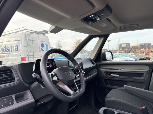 Volkswagen ID. Buzz Cargo Cargo 77 kWh | Trekhaak | Camera | PDC | Betimmering | SOH 95% | ActivLease financial lease