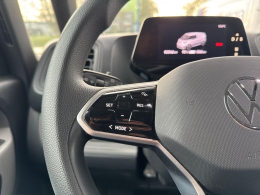 Volkswagen ID. Buzz Cargo Cargo 77 kWh | Trekhaak | Camera | PDC | Betimmering | SOH 95% | ActivLease financial lease