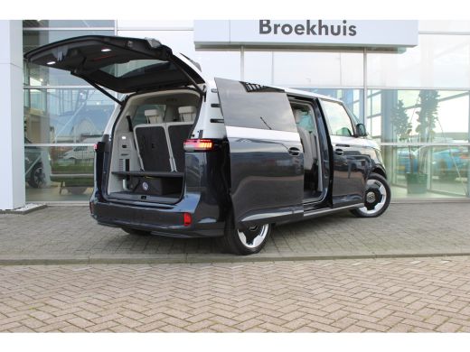 Volkswagen ID. Buzz Pro 86 kWh LWB 286 PK | 6-zits | Panoramadak | Trekhaak | Harman-Kardon | Head-up Display | Navi|... ActivLease financial lease
