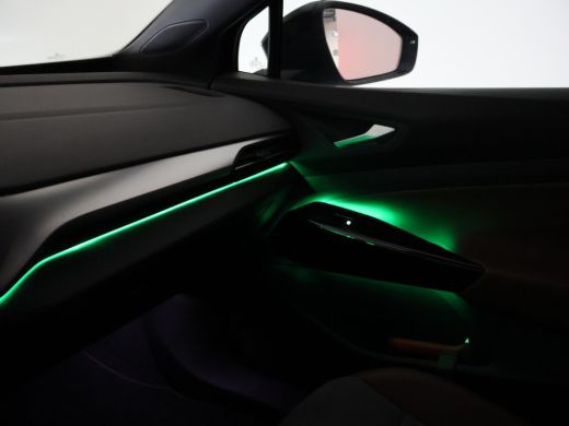 Volkswagen ID.4 FIRST 77 kWh 1st + 20 INCH LMV | TREKHAAK | CAMERA | SFEERVERLICHTING | ADAPTIVE CRUISE | STOELVERW. ActivLease financial lease