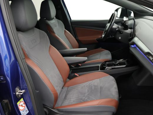 Volkswagen ID.4 FIRST 77 kWh 1st + 20 INCH LMV | TREKHAAK | CAMERA | SFEERVERLICHTING | ADAPTIVE CRUISE | STOELVERW. ActivLease financial lease