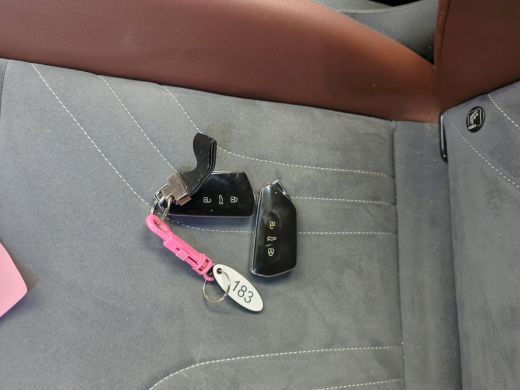 Volkswagen ID.4 First 77 kWh | Navi | Camera | Carplay | ActivLease financial lease