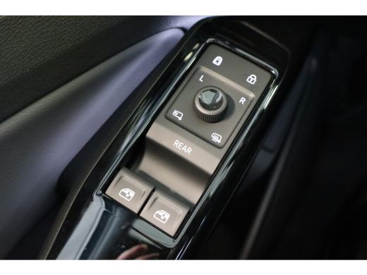 Volkswagen ID.4 Limited Edition | 'App-Connect' draadloze smartphone integratie | Achterbank in ongelijke delen n... ActivLease financial lease