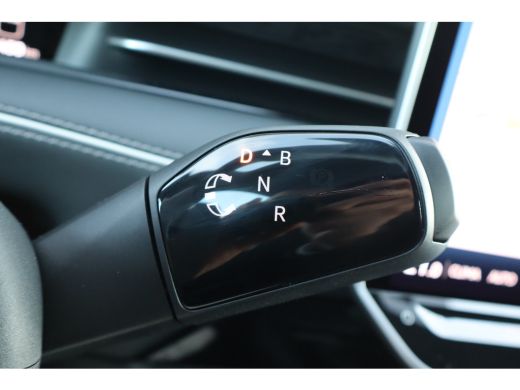 Volkswagen ID.7 Pro Limited Edition Inclusief &euro;2000,- inruilvoordeel | Trekhaak | Achterbank in ongelijke delen n... ActivLease financial lease