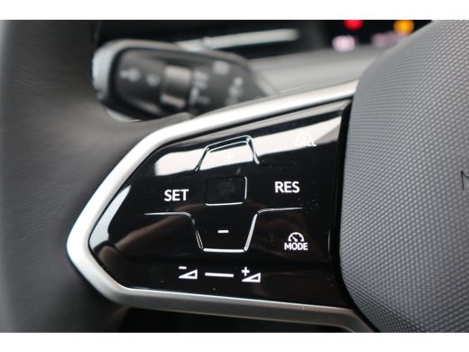 Volkswagen ID.7 Pro Limited Edition | Achterbank in ongelijke delen neerklapbaar incl. middenarmsteun en doorlaad... ActivLease financial lease